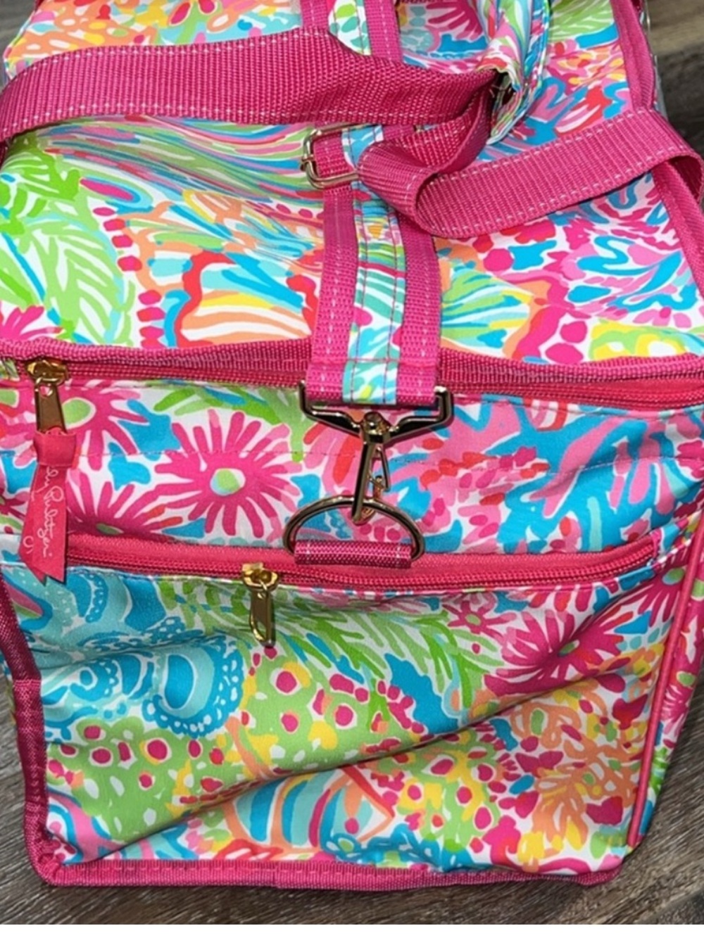 Lilly Pulitzer Colorful insulated cooler Floral Beach Tote with Hot Pink Handles - Picture 7 of 8